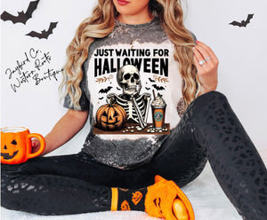 WAITING FOR HALLOWEEN SKELLI BLEACHED TEE