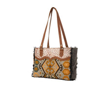 Load image into Gallery viewer, SENECA HERITAGE SMALL BAG 7•3•3•2
