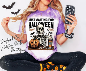 WAITING FOR HALLOWEEN SKELLI BLEACHED TEE