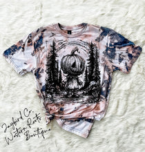 Load image into Gallery viewer, SCARY PUMPKIN BLEACHED TEE
