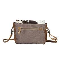 Load image into Gallery viewer, PEARL FUSION MESSENGER BAG 1•3•8•0
