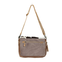 Load image into Gallery viewer, PEARL FUSION MESSENGER BAG 1•3•8•0
