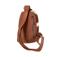 Load image into Gallery viewer, ROBNETTE RANCH FANNY-PACK BAG IN CARAMEL &amp; WHITE 8•4•6•1
