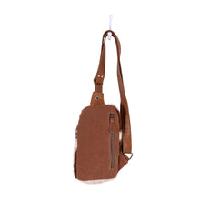 Load image into Gallery viewer, ROBNETTE RANCH FANNY-PACK BAG IN CARAMEL &amp; WHITE 8•4•6•1
