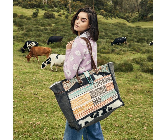 EARTHLY TONES WEEKENDER BAG 4•4•2•0